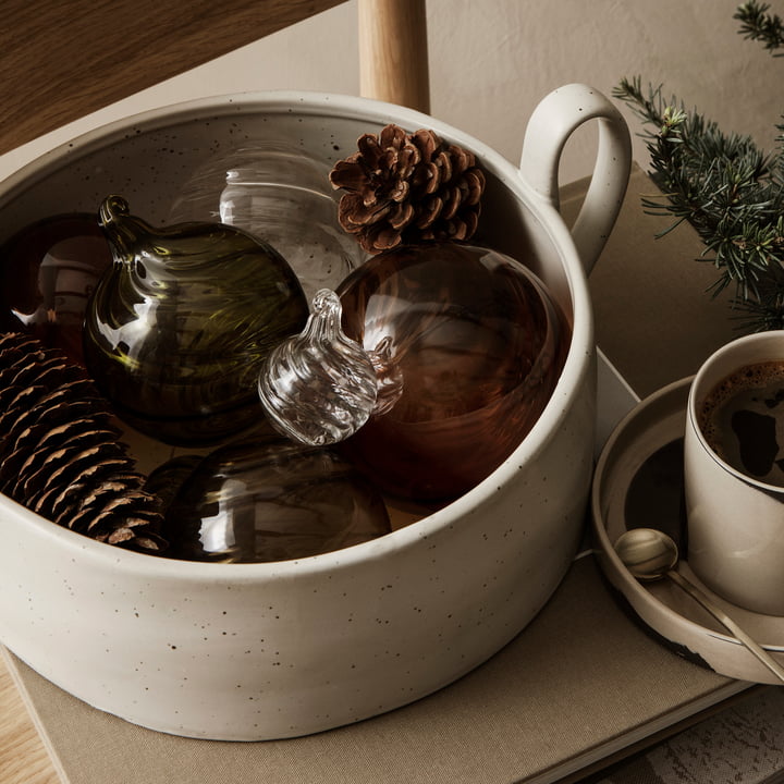 Twirl Christbaumkugeln und Flow Obstschale von ferm Living