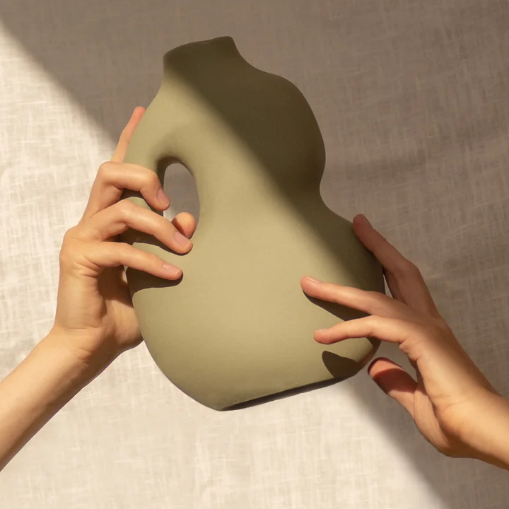 Aura Vase II von Schneid in sage