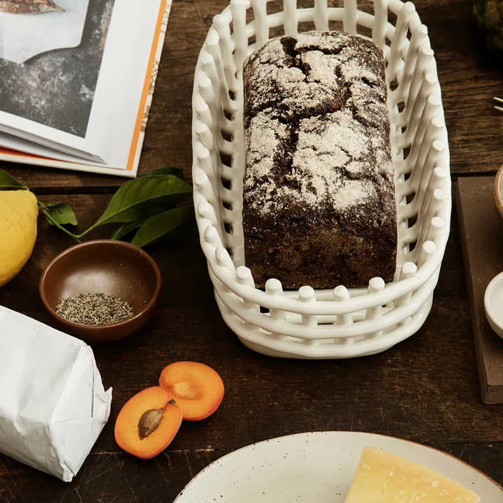 Keramik Korb oval von Ferm Living in der Farbe off-white