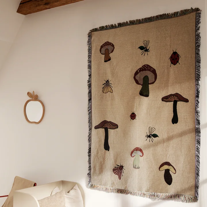 Forest Decke und Wanddeko von Ferm Living in der Farbe sand