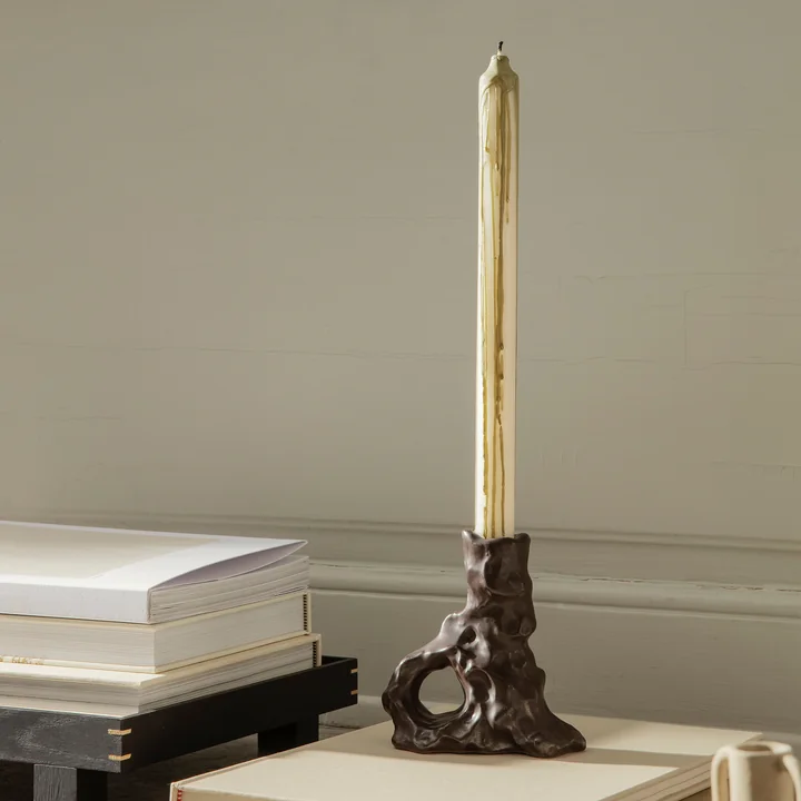 Dryp Stabkerzen von Ferm Living in der Ausführung olivgrün / weiss