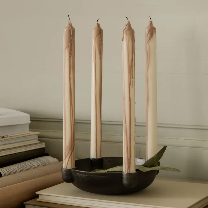 Dryp Stabkerzen von Ferm Living in der Ausführung beige / weiss