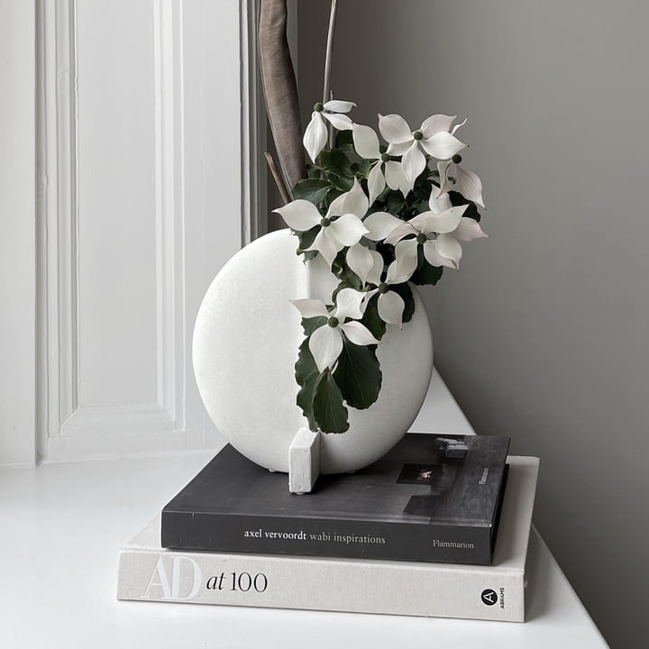 Guggenheim Vase Petit von 101 Copenhagen in bone white