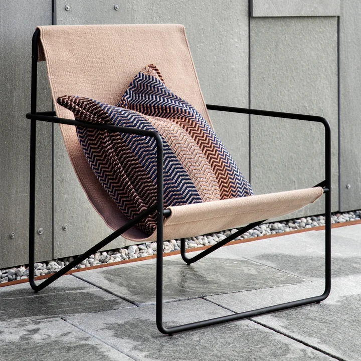 Fri Kissen 60 x 60 cm von Røros Tweed in by the fire