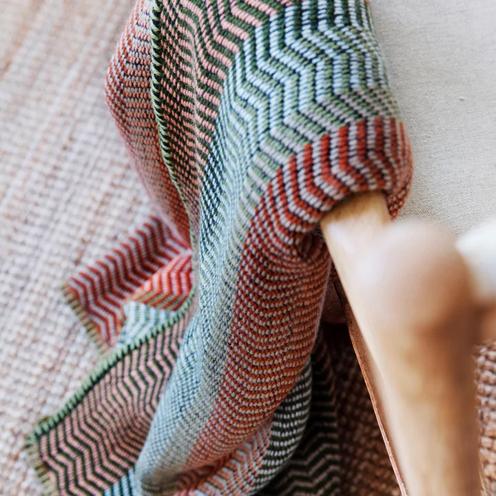 Fri Wolldecke 200 x 150 cm von Røros Tweed in harvest