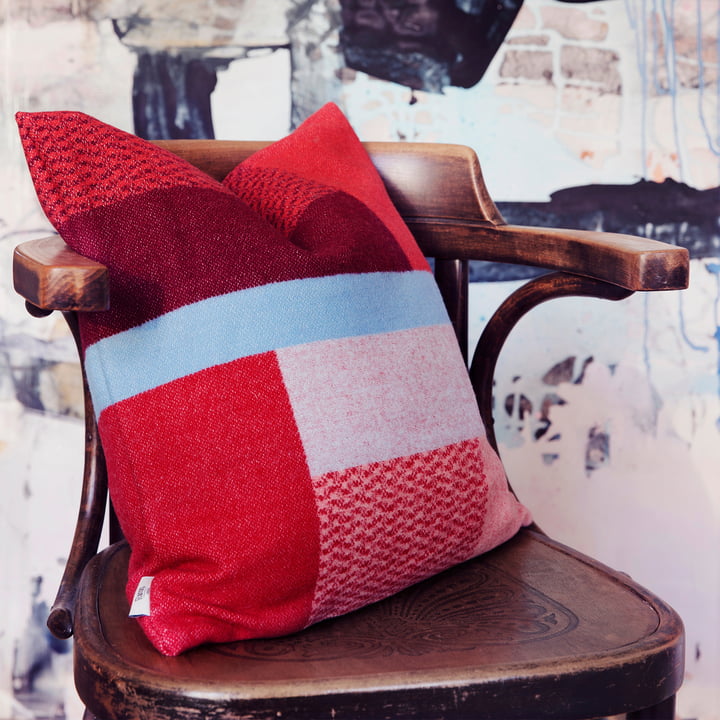 Mikkel Kissen 50 x 50 cm von Røros Tweed in rot