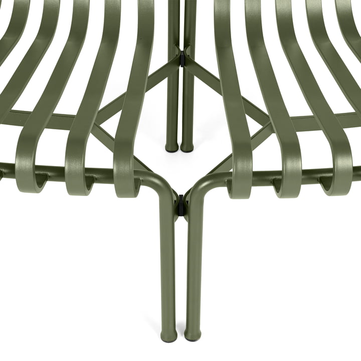 Palissade Park Dining Bench von Hay in der Farbe olive