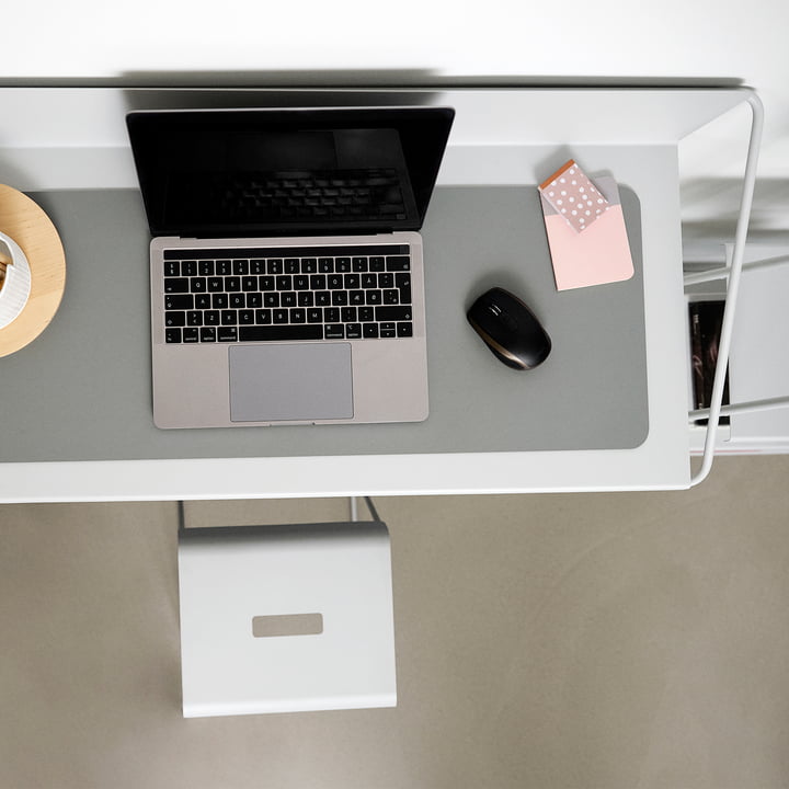 A-Wall Desk Schreibtisch, soft grey von Zone Denmark