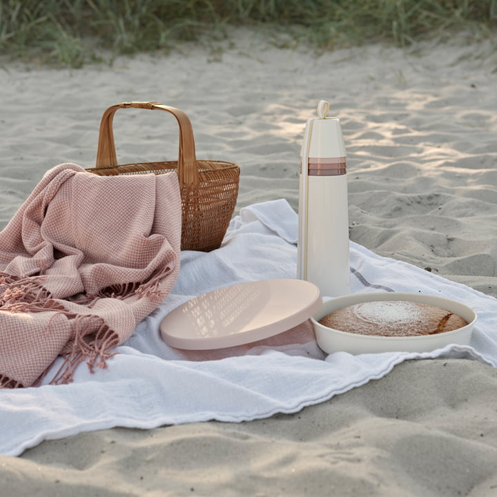 Picnic Isolierflasche + 4 Tassen, blossom und die Picnic Backform von Rig-Tig by Stelton