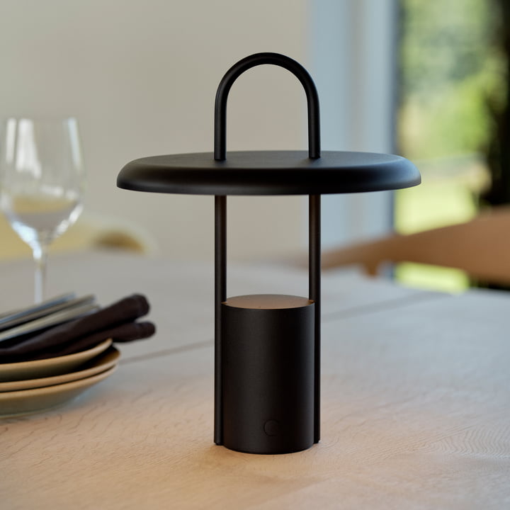 Pier Akku LED-Leuchte in schwarz von Stelton