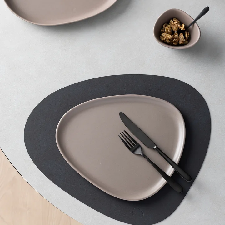 Curve Stoneware Teller in Lind DNA