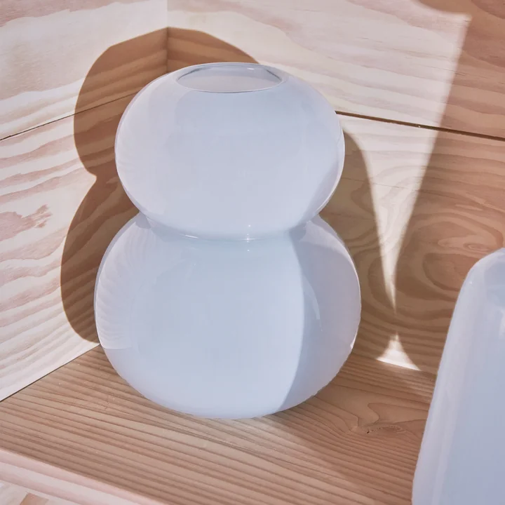 Die organische Lasi Vase von OYOY