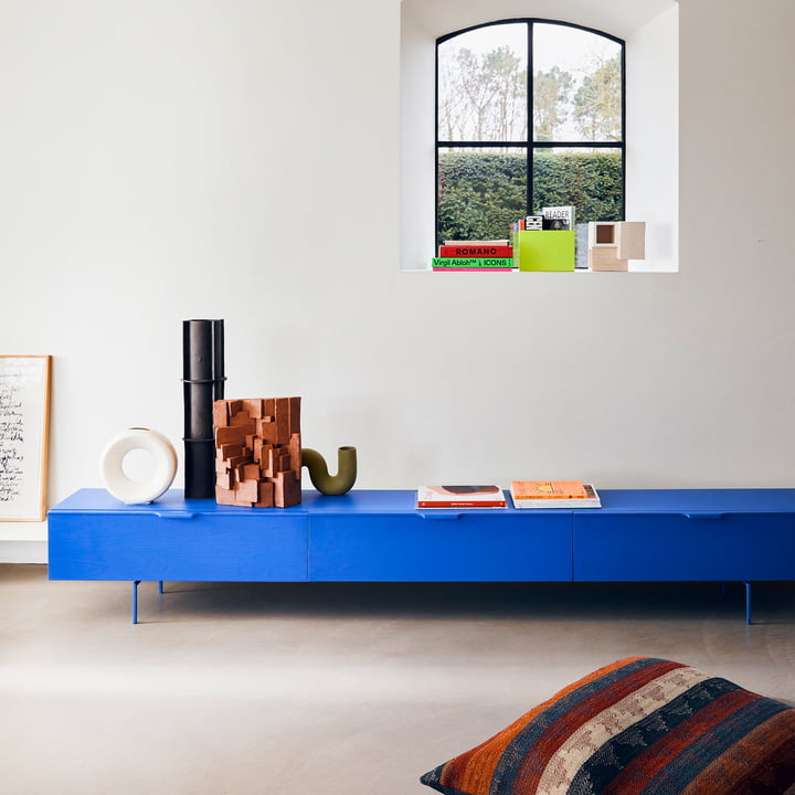 TV-Lowboard von HKliving in der Farbe cobalt