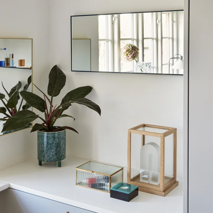 Shine Wandspiegel von Hübsch Interior in der Farbe petrol