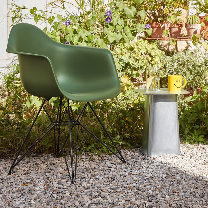 Metal Side Table Outdoor | Vitra | Shop