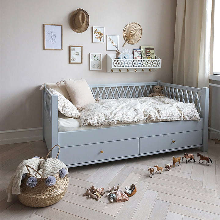 Harlequin Junior Daybed vom Cam Cam Copenhagen in der Farbe hellgrau