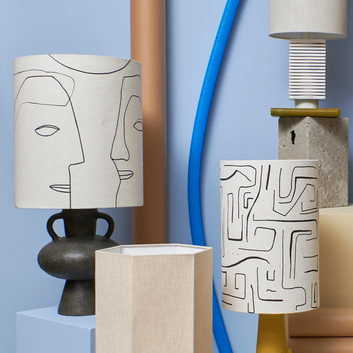 Tischleuchtenfuss aus Steinzeug mit Griffen und Schirm von Hkliving