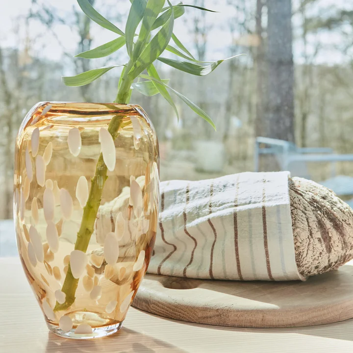 Die Jali Vase aus der gleichnamigen Kollektion von OYOY