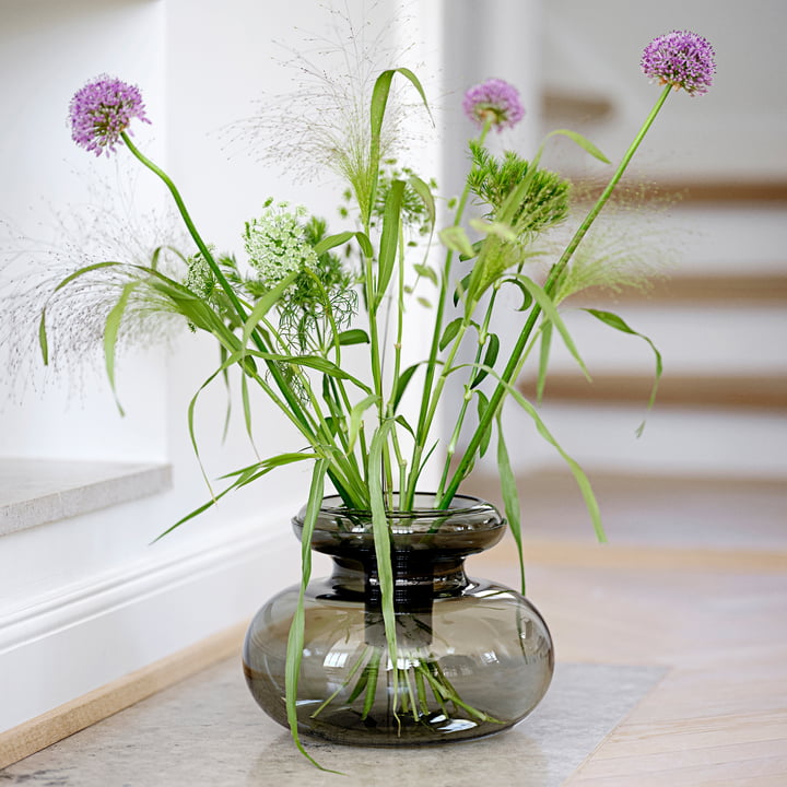 Inu Vase, Ø 31.7 x 33 cm, smoked grey von Zone Denmark