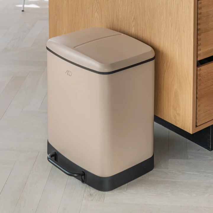 Wonda Duo-Pedaleimer von Mette Ditmer in der Farbe sand