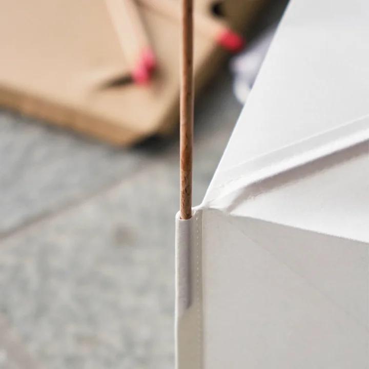 Paper Cube Papier Tischleuchte von HAY