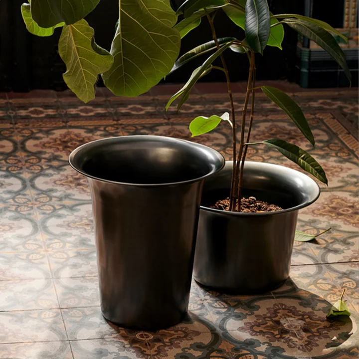 Spun Alu Gefäss von Ferm Living