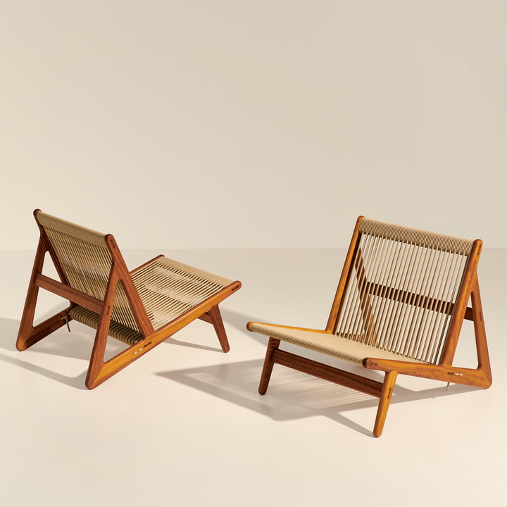 MR01 Outdoor Lounge Stuhl von Gubi in der Ausführung Iroko natur / Sunfire Melange beige sand