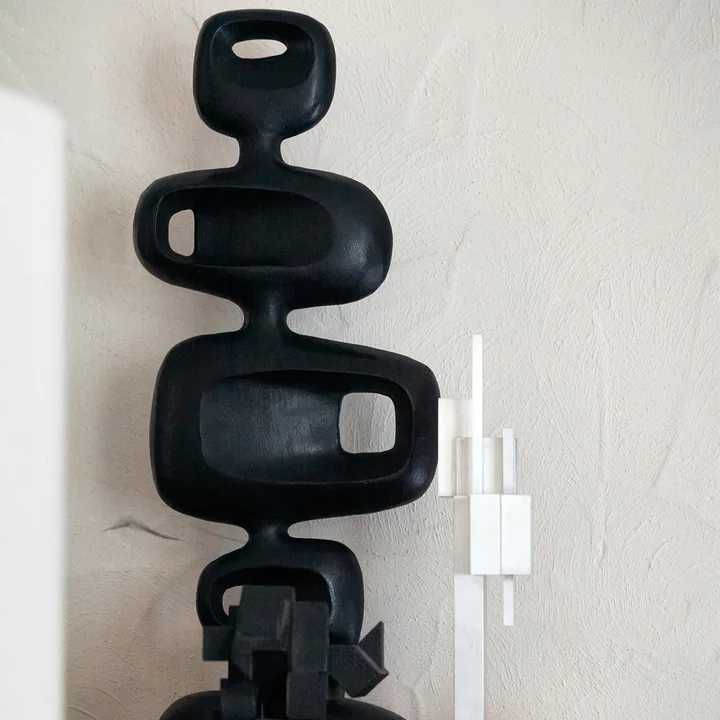 Aluminium Skulptur, heavy black von HKliving