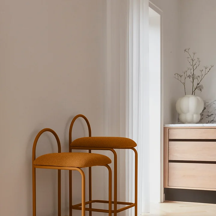 Die UVA Vase von AYTM in der Frage creme