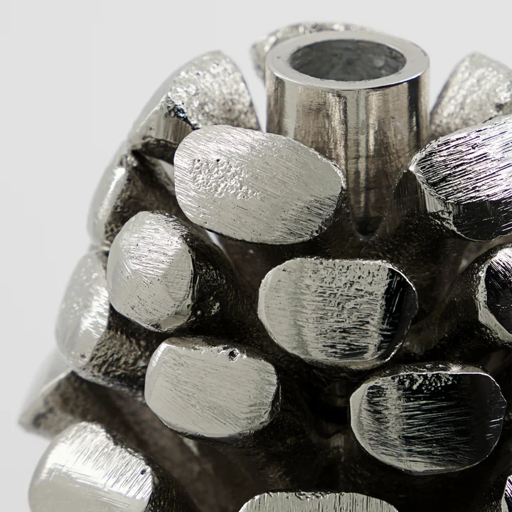 Pine Cone Kerzenständer von House Doctor in der Ausführung antik-silber