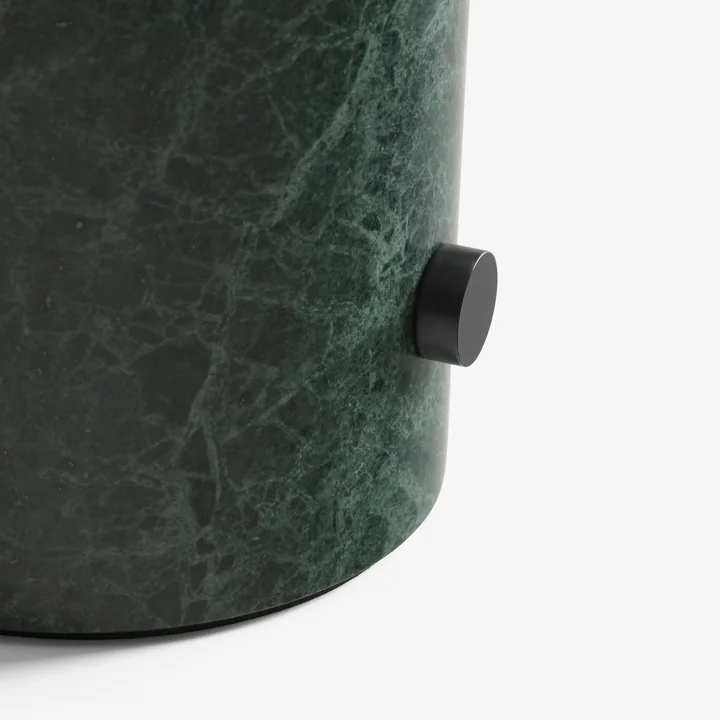 Die Mist AP17 Tischleuchte, matt weiss / guatemala verde von &Tradition