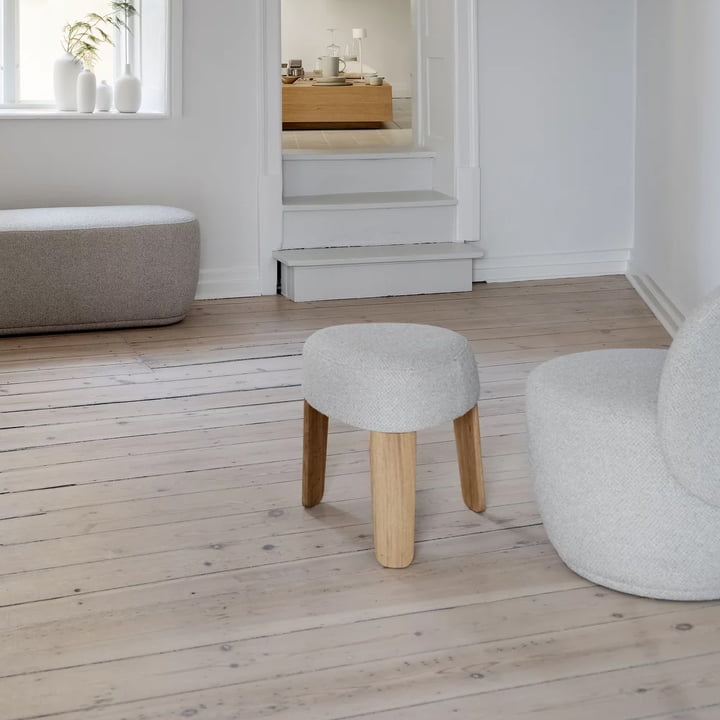 Der Kuon Stool von Blomus