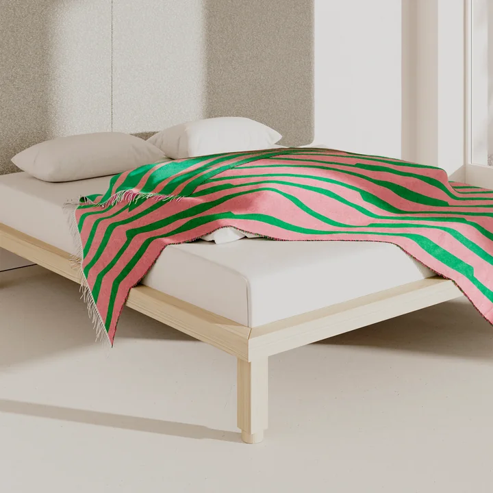 OUT Objekte unserer Tage - Kaya Bett, Esche gewachst mit Weisspigment