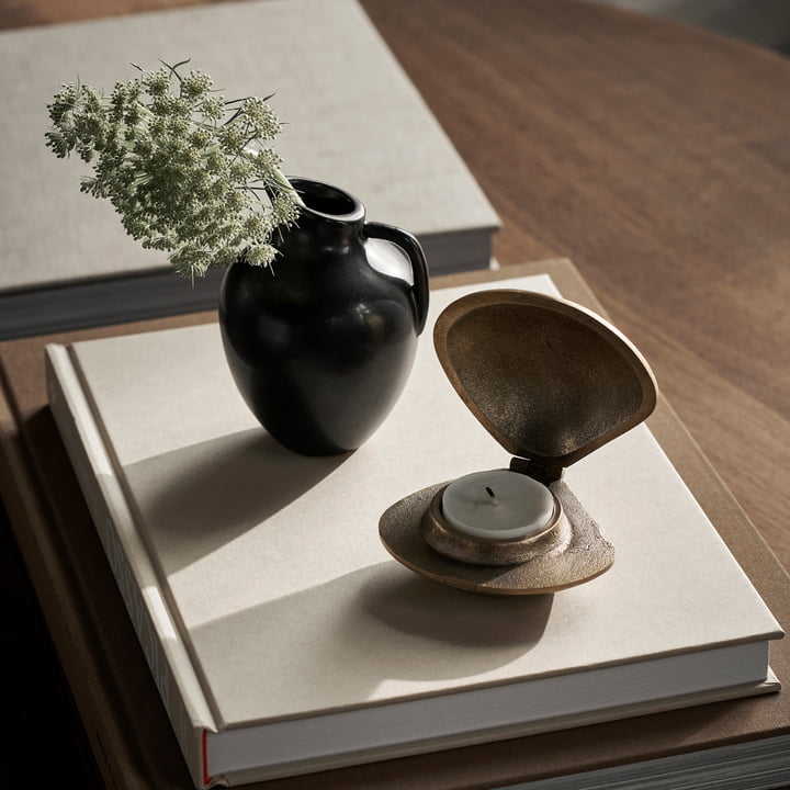 Clam Teelichthalter, messing von Ferm Living