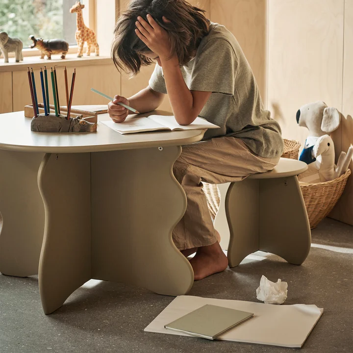 Ferm Living - Slope Kindertisch und Hocker, cashmere