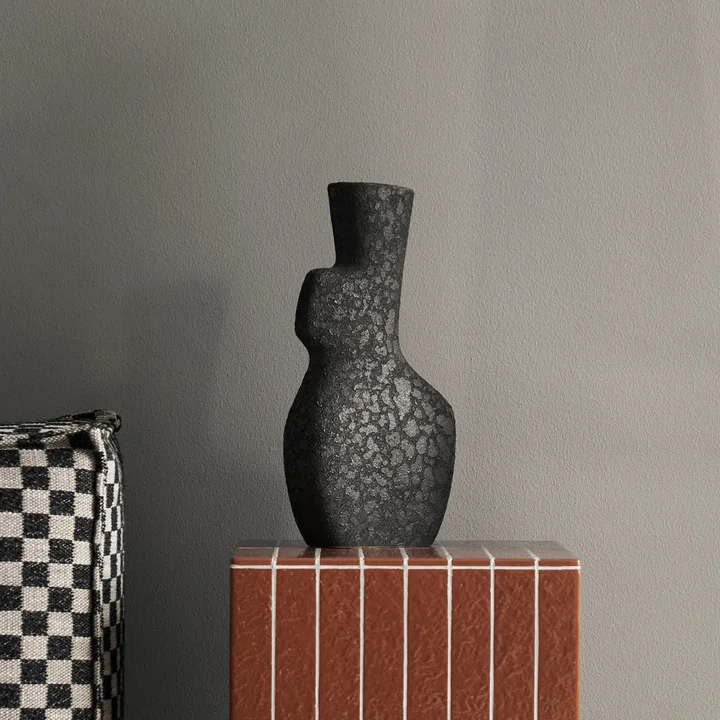 Yara Vase, Large, rustic iron von Ferm Living
