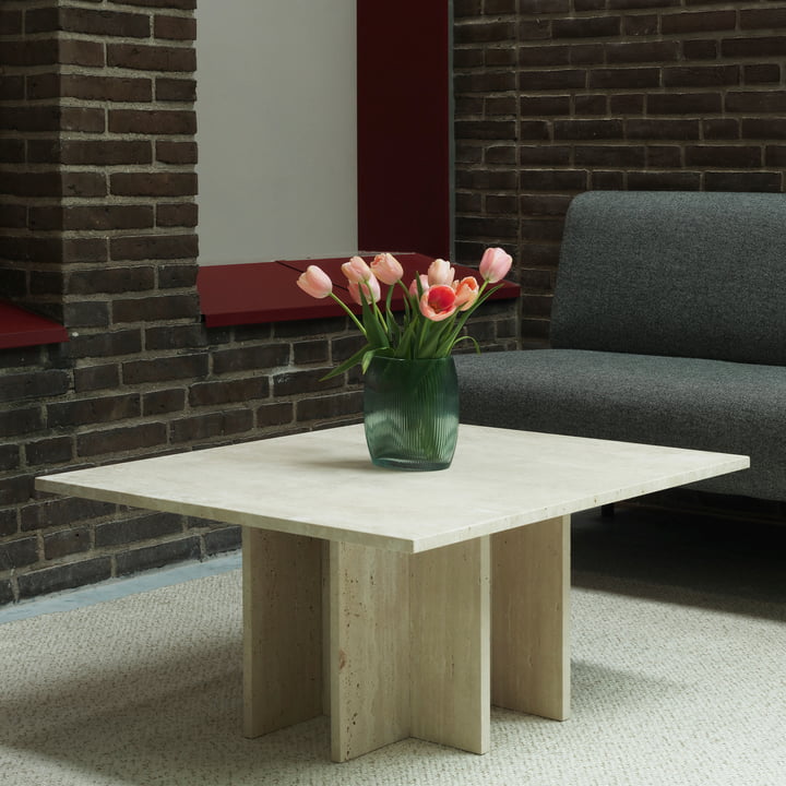 Edge Couchtisch, large, travertine von Normann Copenhagen