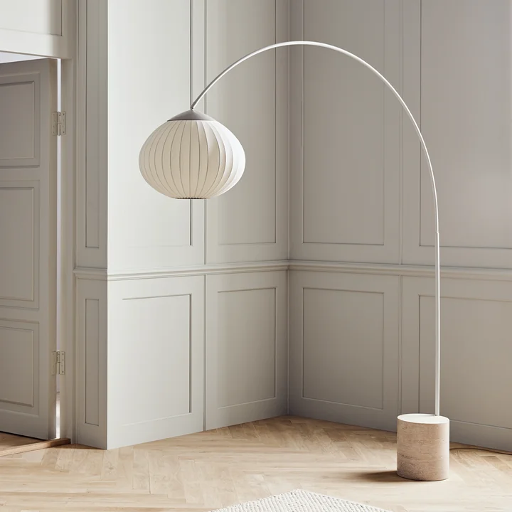 Acorn Stehleuchte, Eiche geölt / Stahl creme / sand von Bolia
