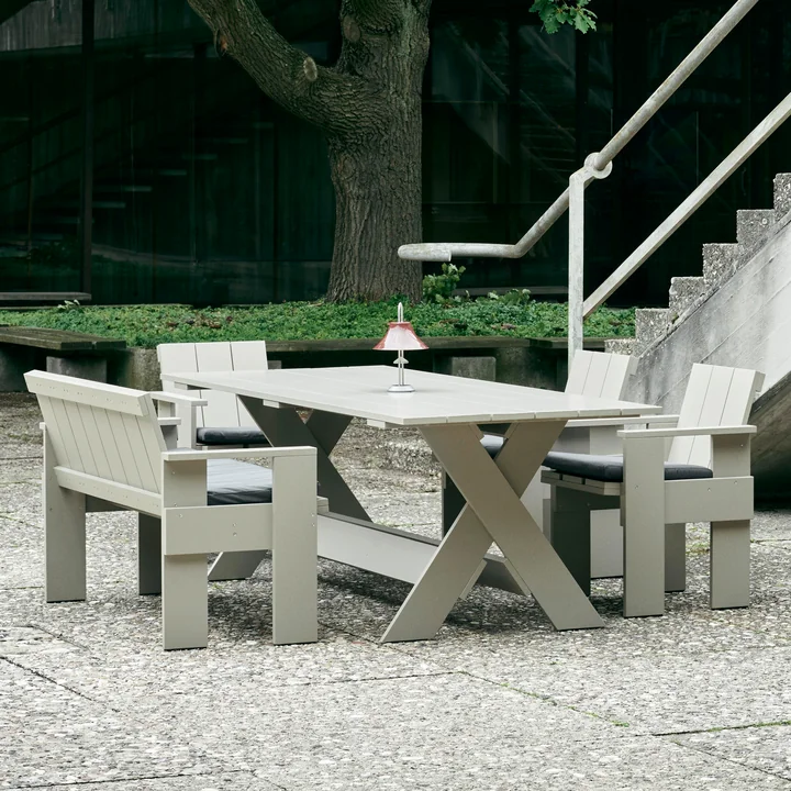 Crate Dining Table, london fog von HAY