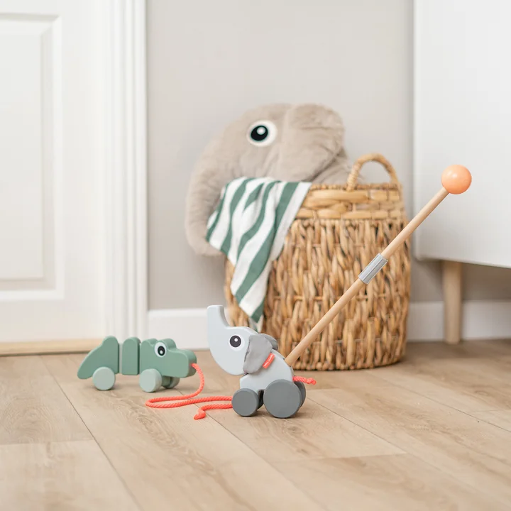 Schiebespielzeug von Done by Deer