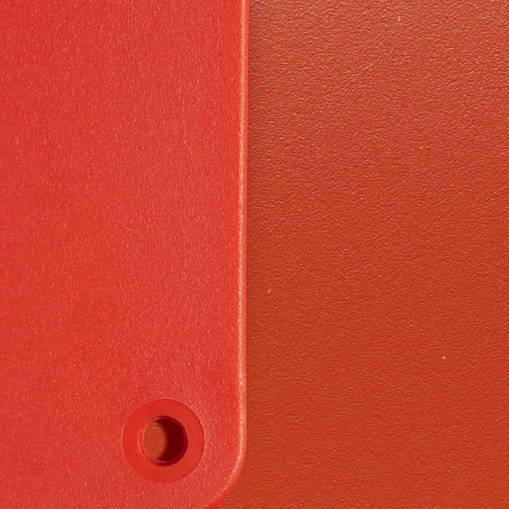 Eames Plastic RE Materialmuster von Vitra in der Farbe poppy red