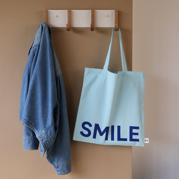 AJ Favourite Tragetasche, Smile / ice blue von Design Letters