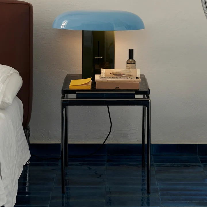 Sett Side Table LN11, Gussglas geräuchert / Chrom dunkel von &Tradition