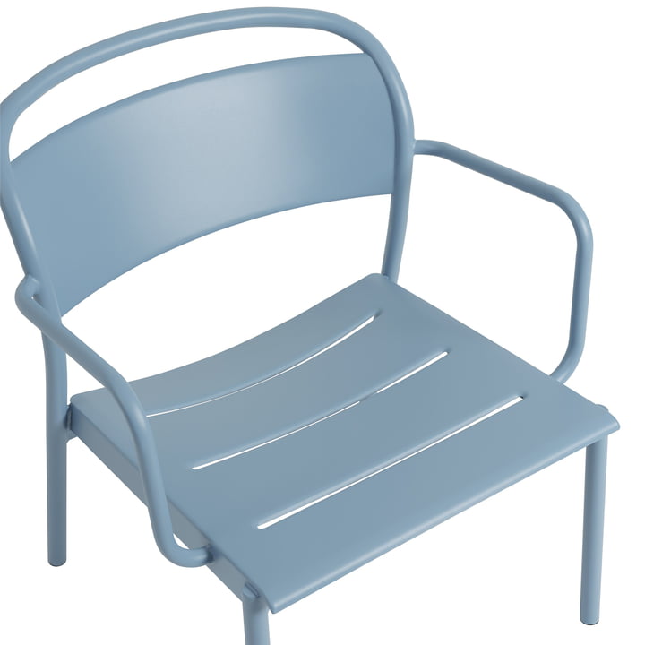 Linear Steel Lounge Armchair, hellblau NCS 4020-B von Muuto