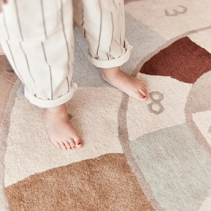 Nautilus Teppich, beige / weiss von OYOY Mini