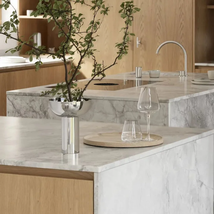 Oku Serviertablett von Blomus