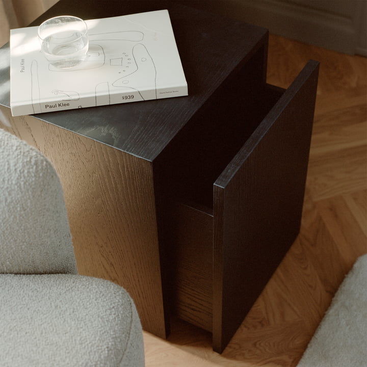 New Works - Mass Beistelltisch mit Schublade, eiche schwarz