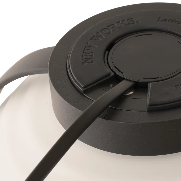 New Works - Lantern Portable Tischleuchte mit Akku