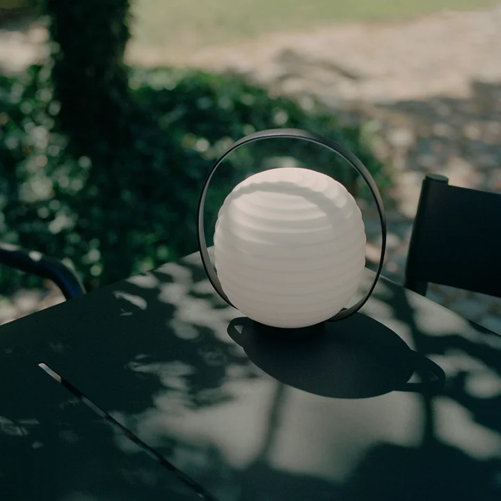 New Works - Lantern Portable Tischleuchte mit Akku