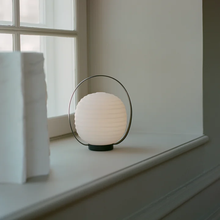 New Works - Lantern Portable Tischleuchte mit Akku